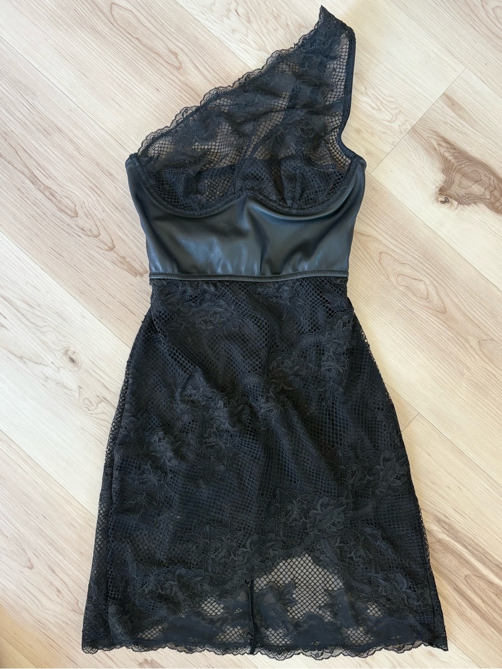 One-Shoulder Black Lace Cocktail Dress